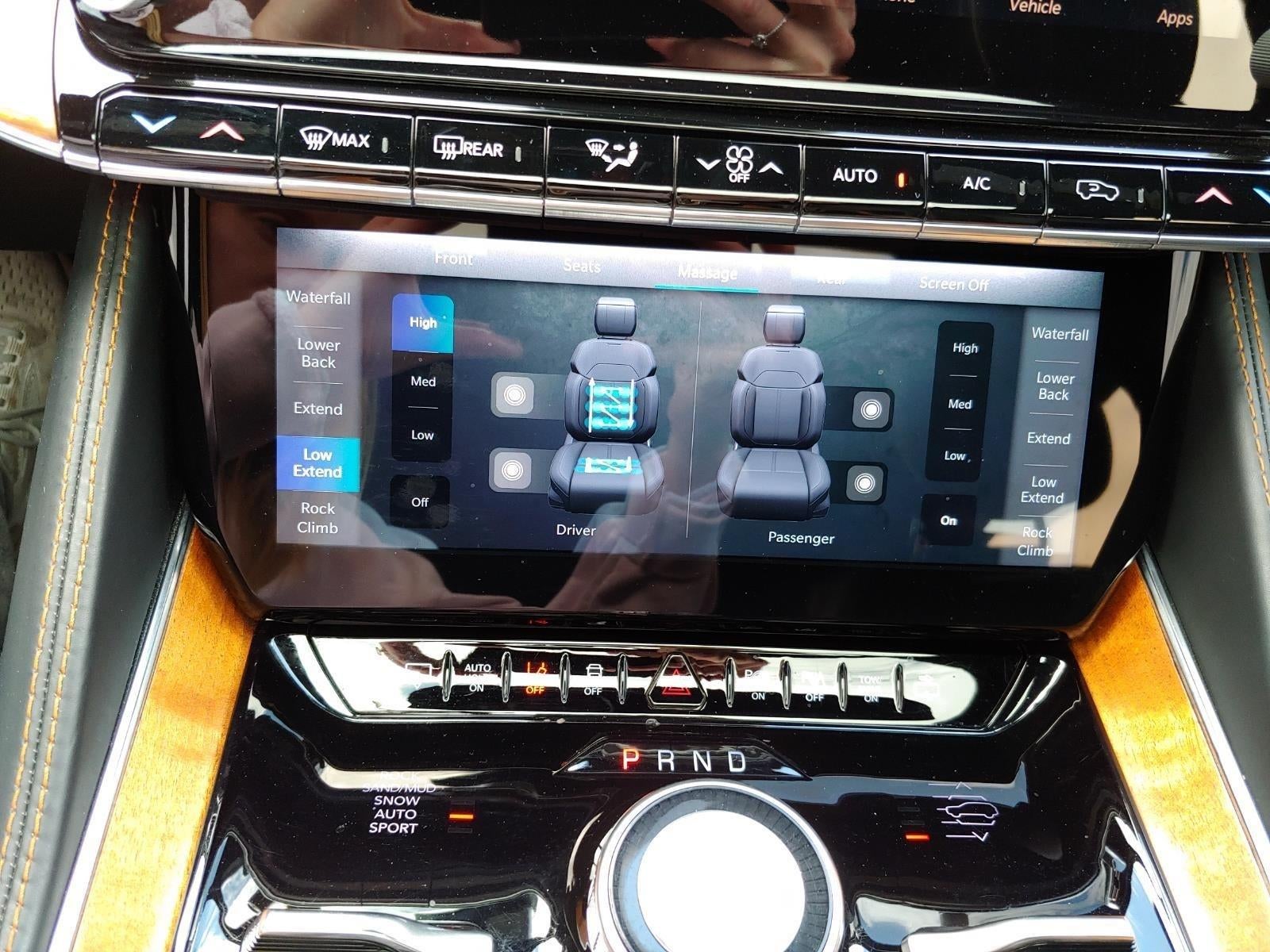 2022 Jeep Grand Wagoneer Series III