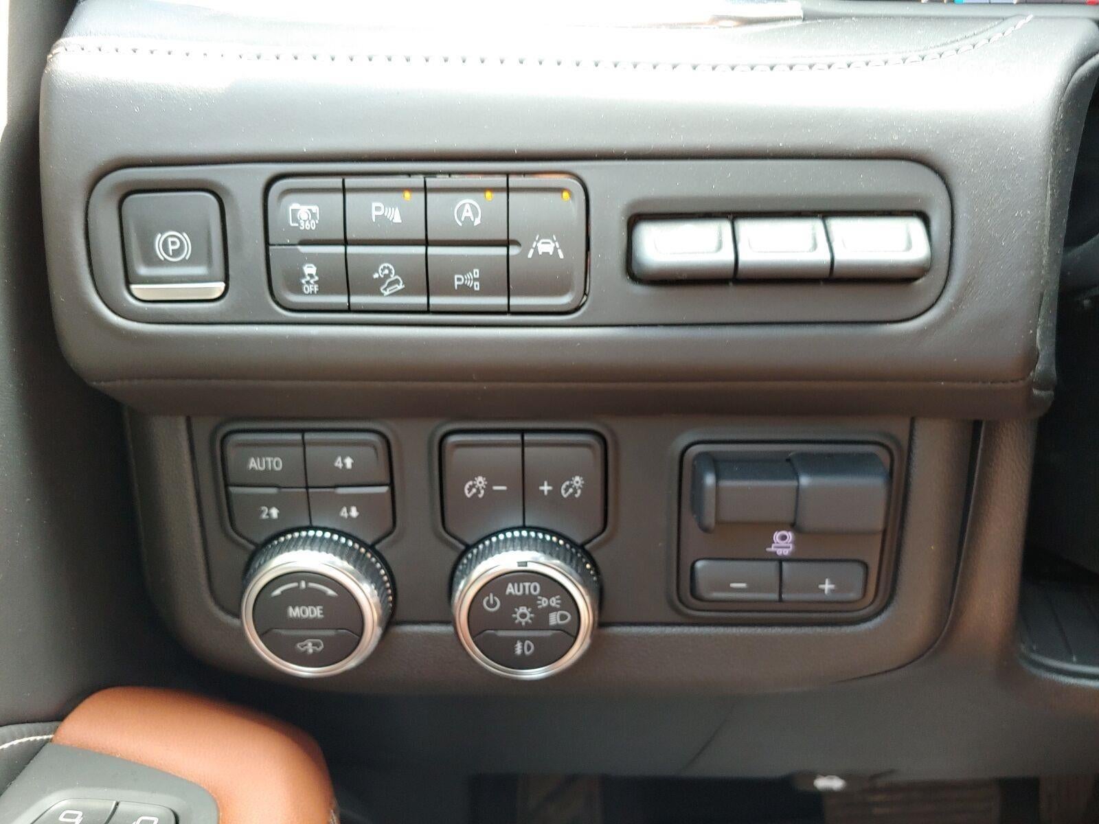 2023 GMC Yukon Denali Ultimate
