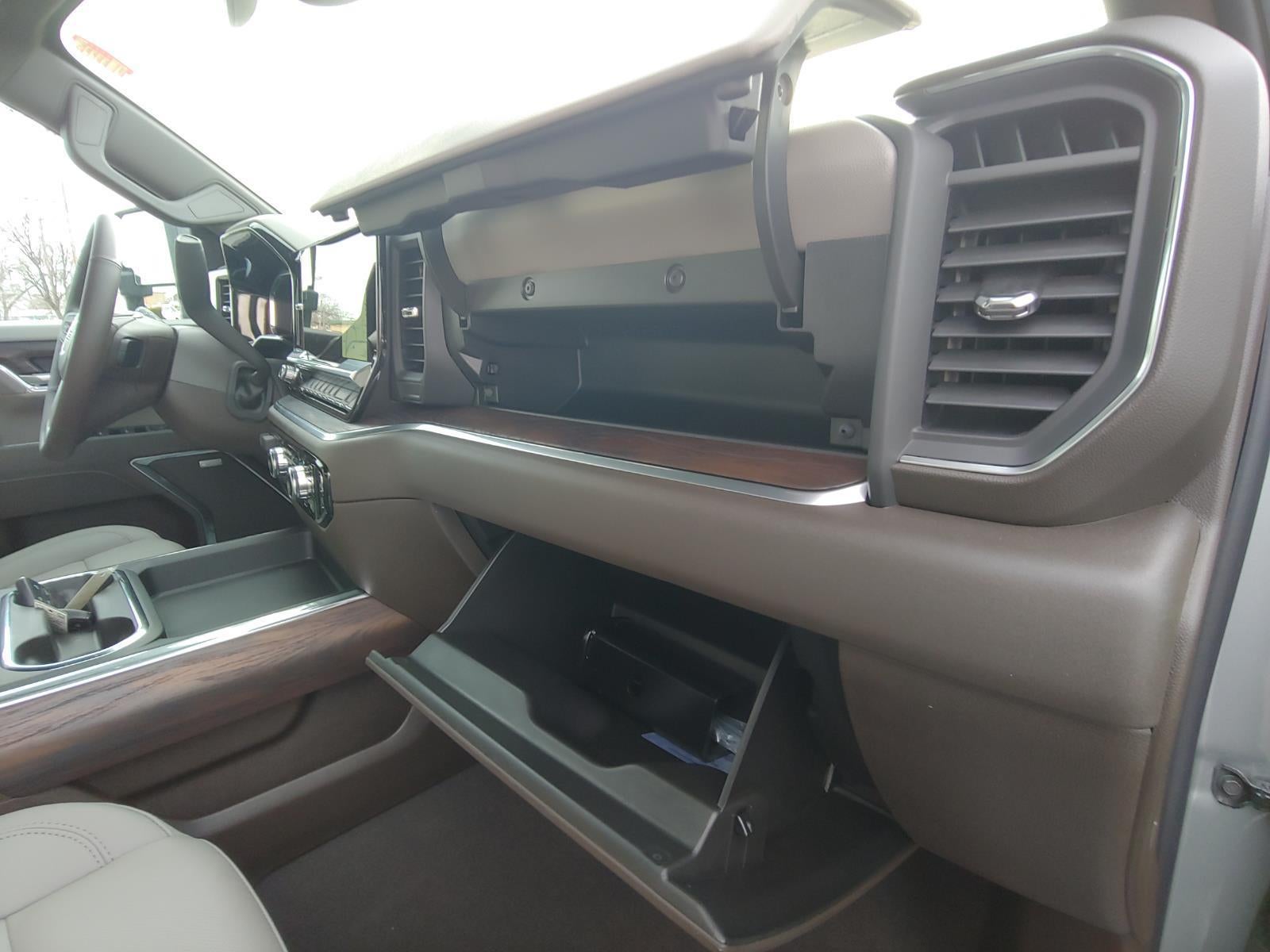 2026 GMC Sierra 3500 HD SLT