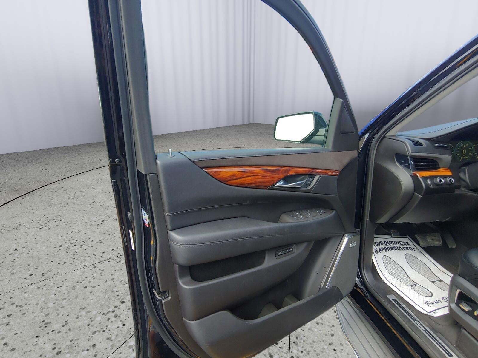 2015 Cadillac Escalade Luxury