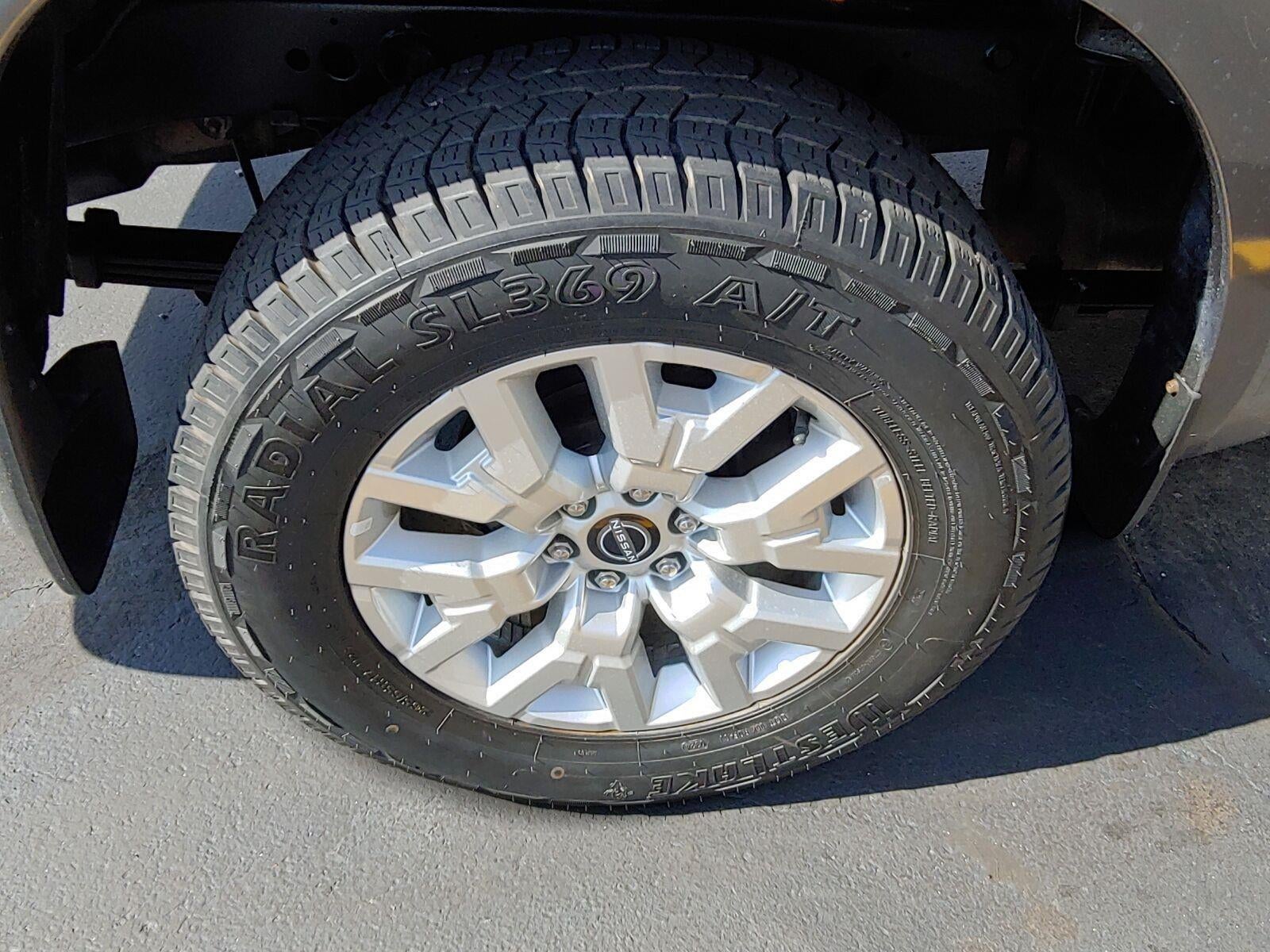 2022 Nissan Frontier SV