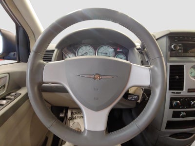 2010 Chrysler Town & Country Touring