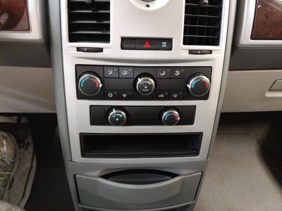 2010 Chrysler Town & Country Touring