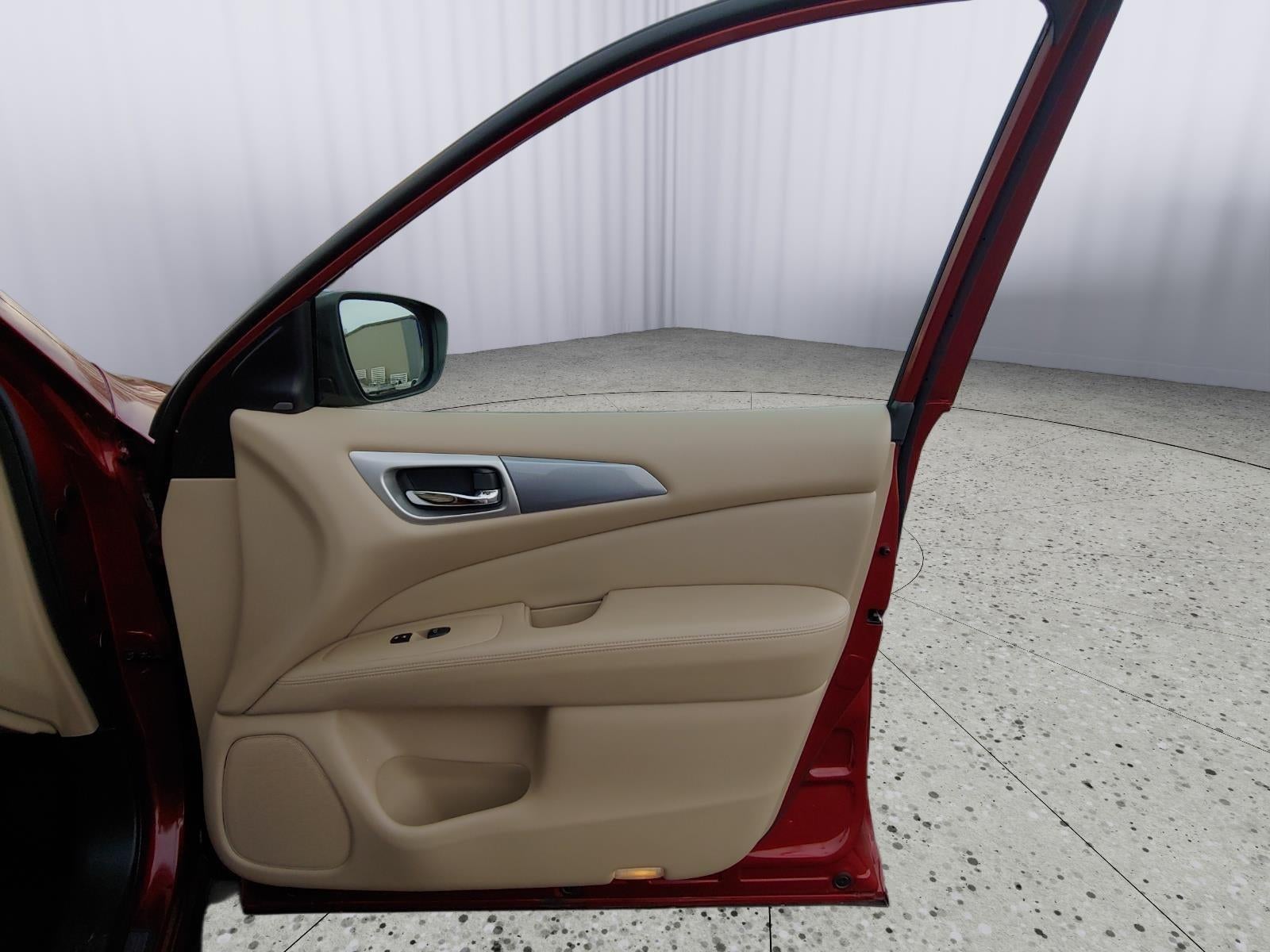 2020 Nissan Pathfinder SL