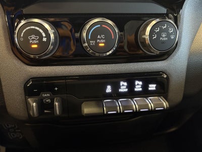 2026 RAM 1500 Tradesman Quad Cab 4x4 6'4' Box