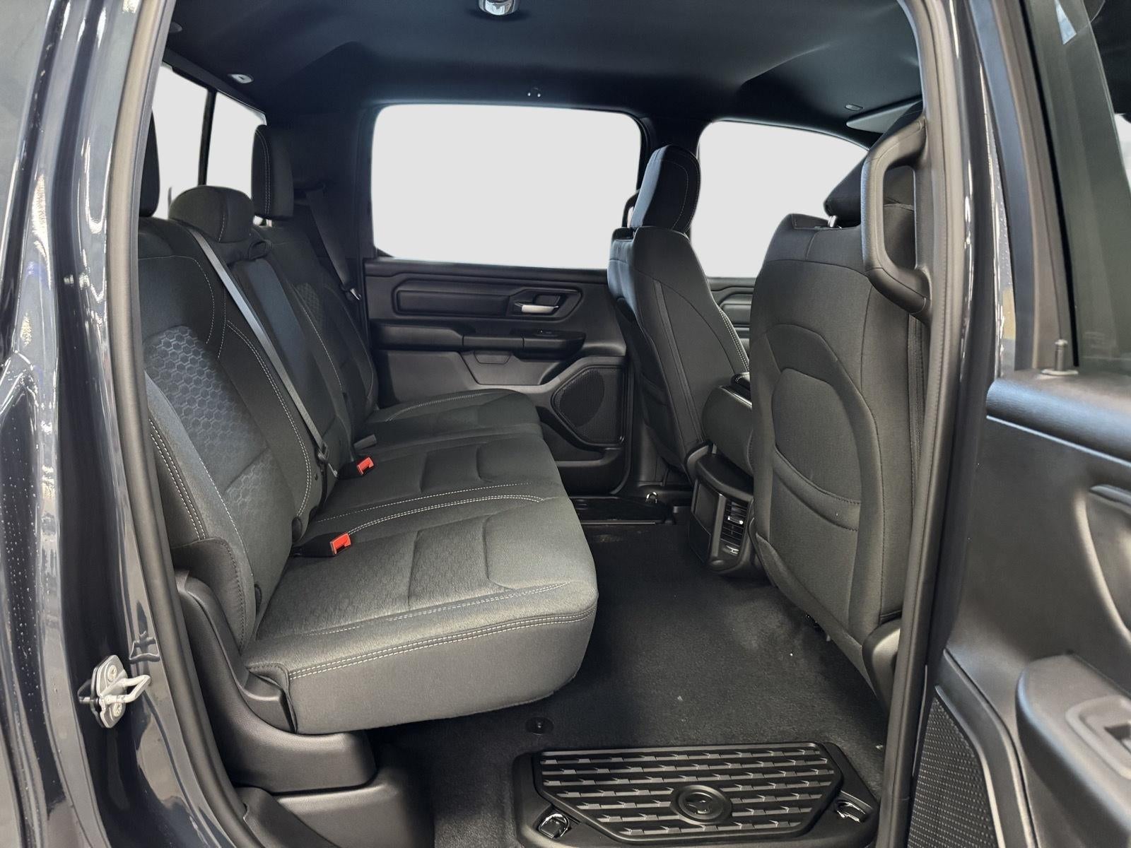 2026 RAM 1500 Tradesman Crew Cab 4x4 5'7' Box