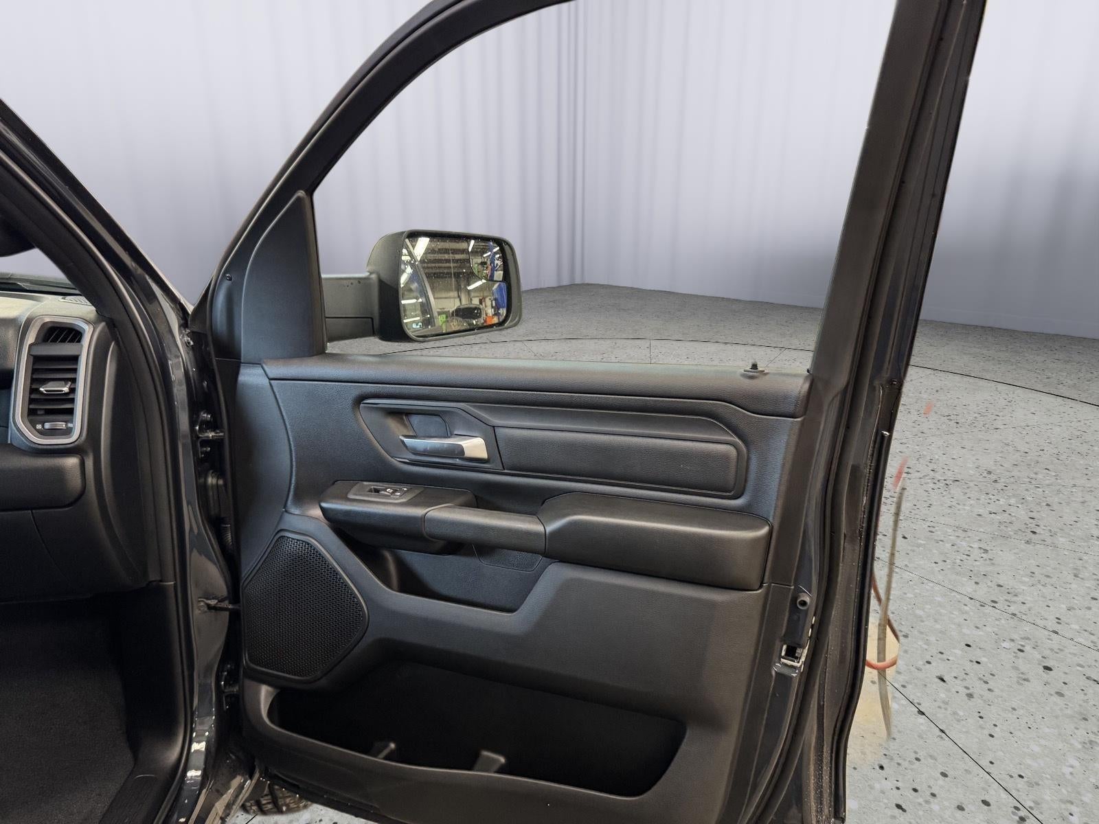 2026 RAM 1500 Tradesman Crew Cab 4x4 5'7' Box