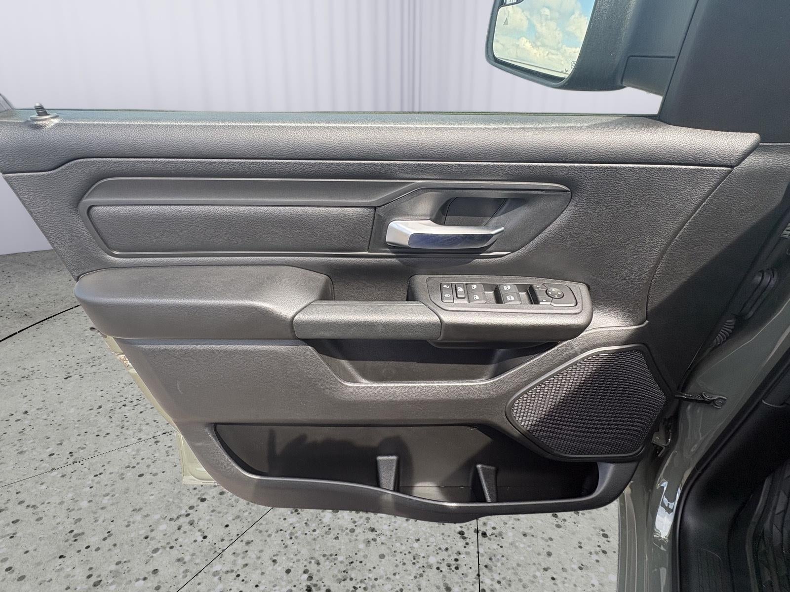 2026 RAM 1500 Tradesman Crew Cab 4x4 5'7' Box