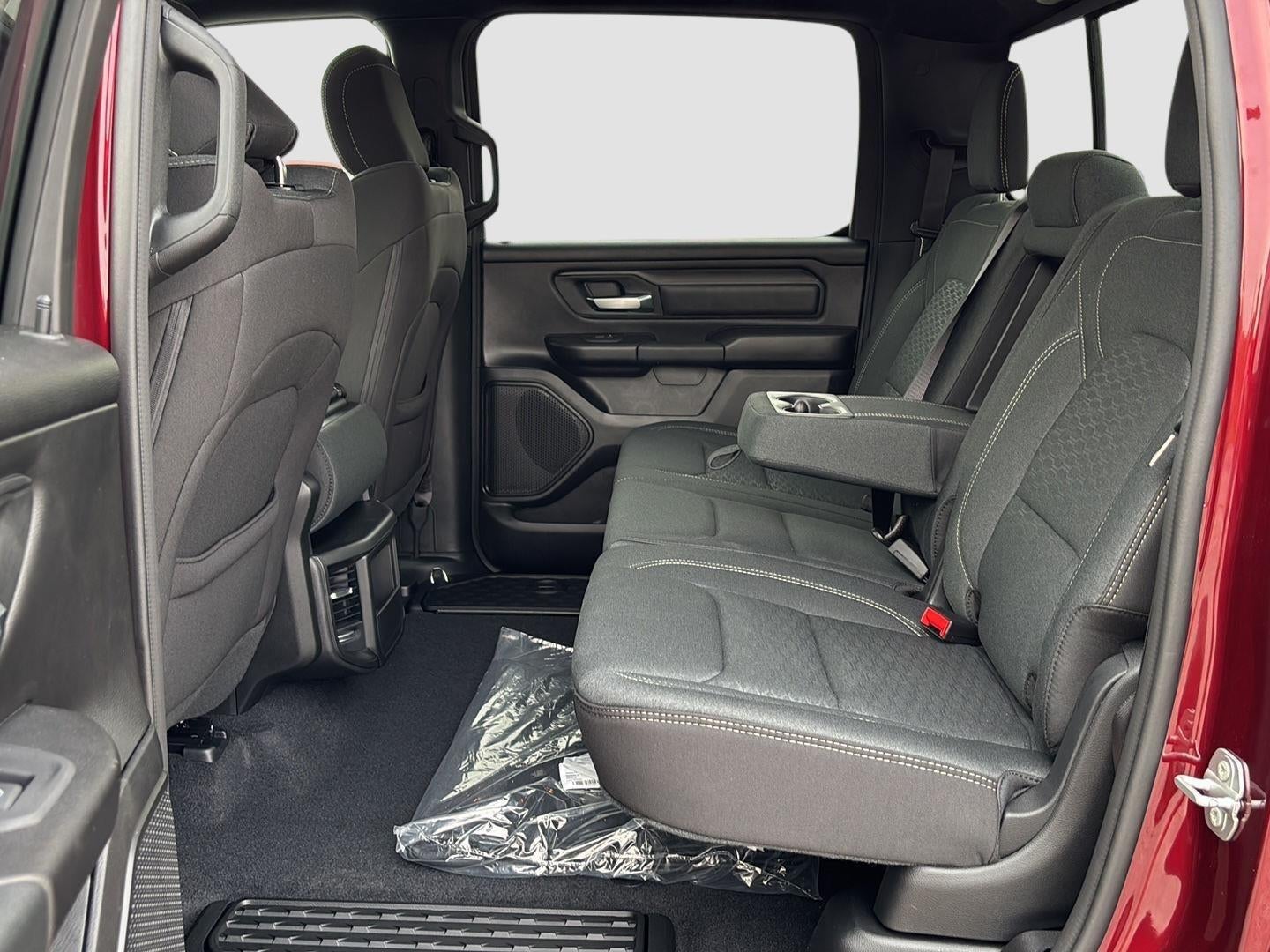 2026 RAM Ram 1500 RAM 1500 TRADESMAN CREW CAB 4X4 5'7' BOX