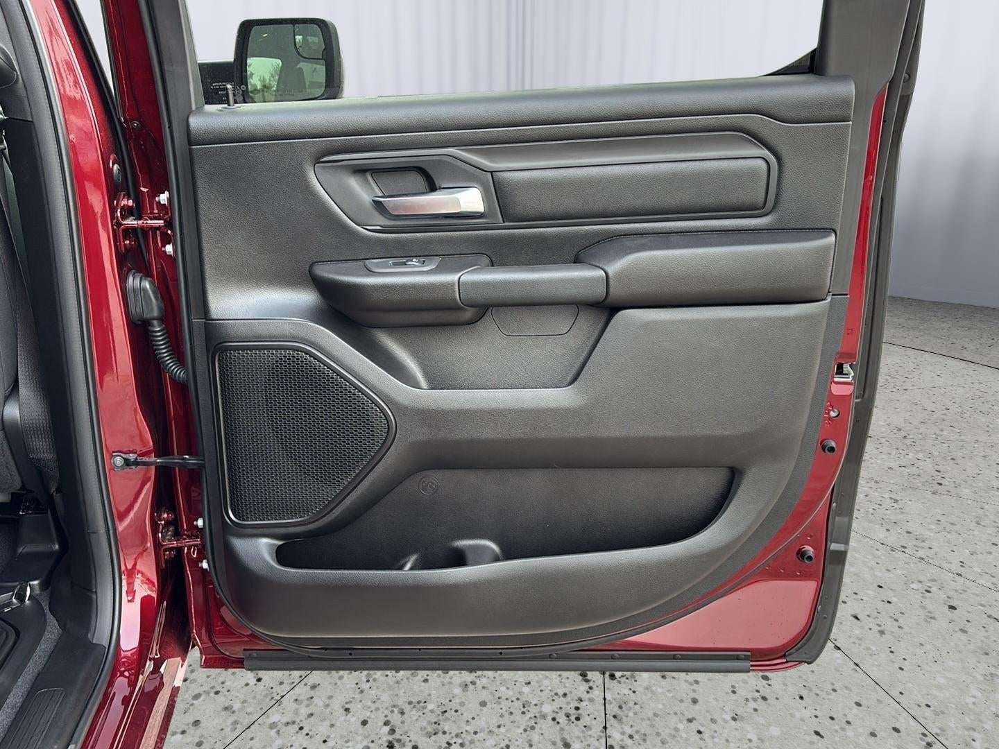 2026 RAM Ram 1500 RAM 1500 TRADESMAN CREW CAB 4X4 5'7' BOX