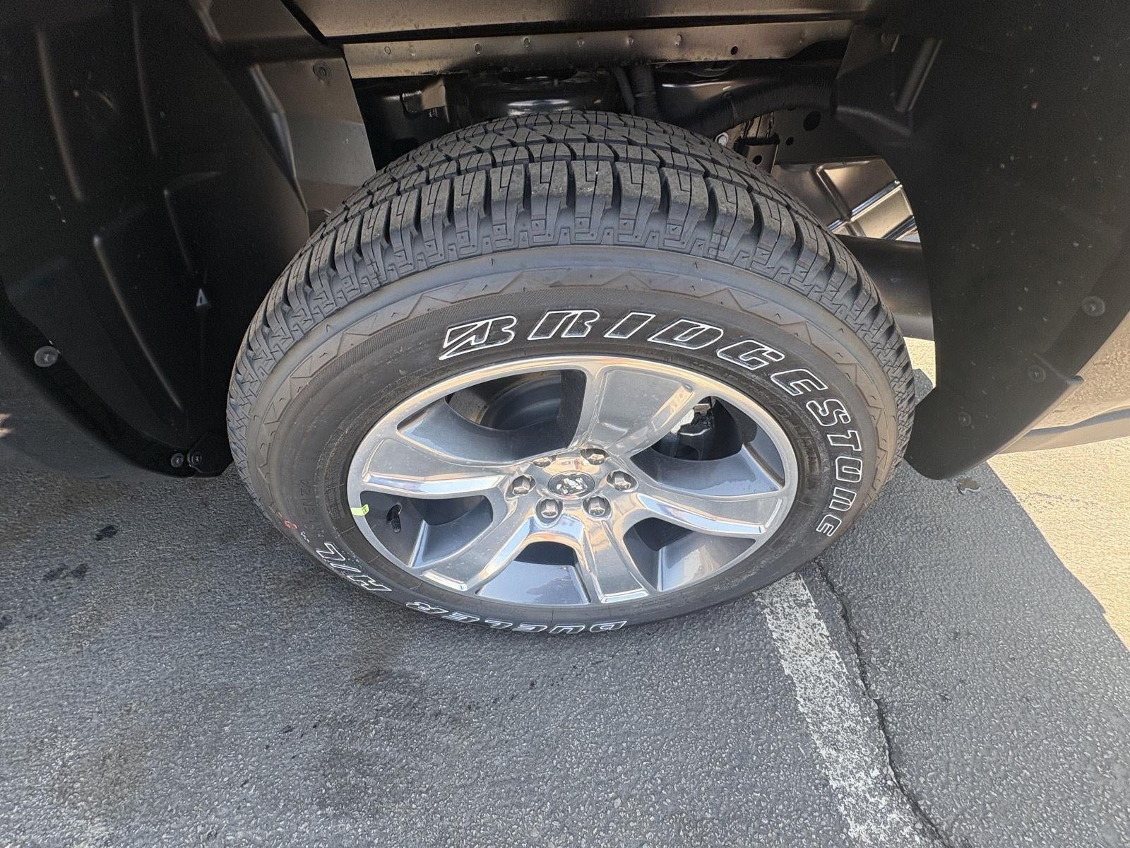 2026 RAM 1500 Tradesman Crew Cab 4x4 5'7' Box