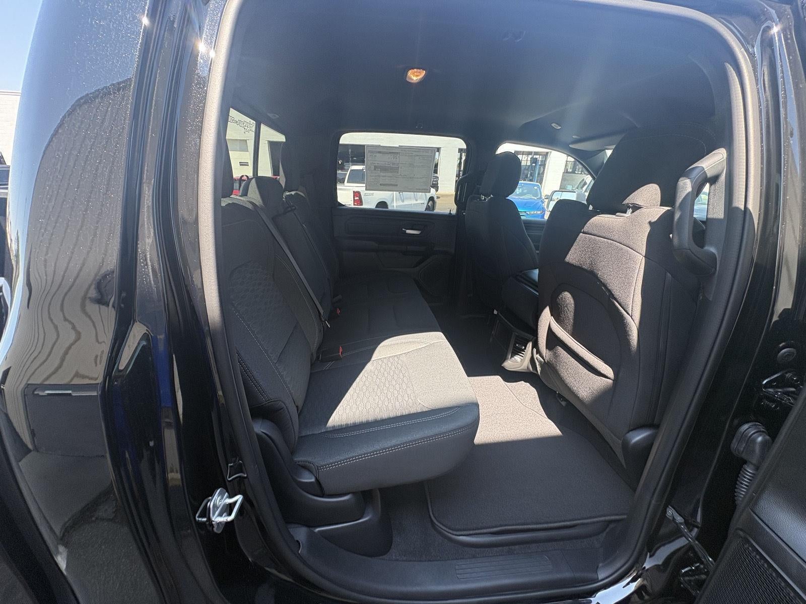 2026 RAM 1500 Tradesman Crew Cab 4x4 5'7' Box