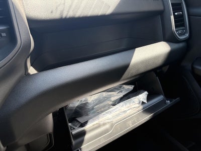 2026 RAM 1500 Tradesman Crew Cab 4x4 5'7' Box