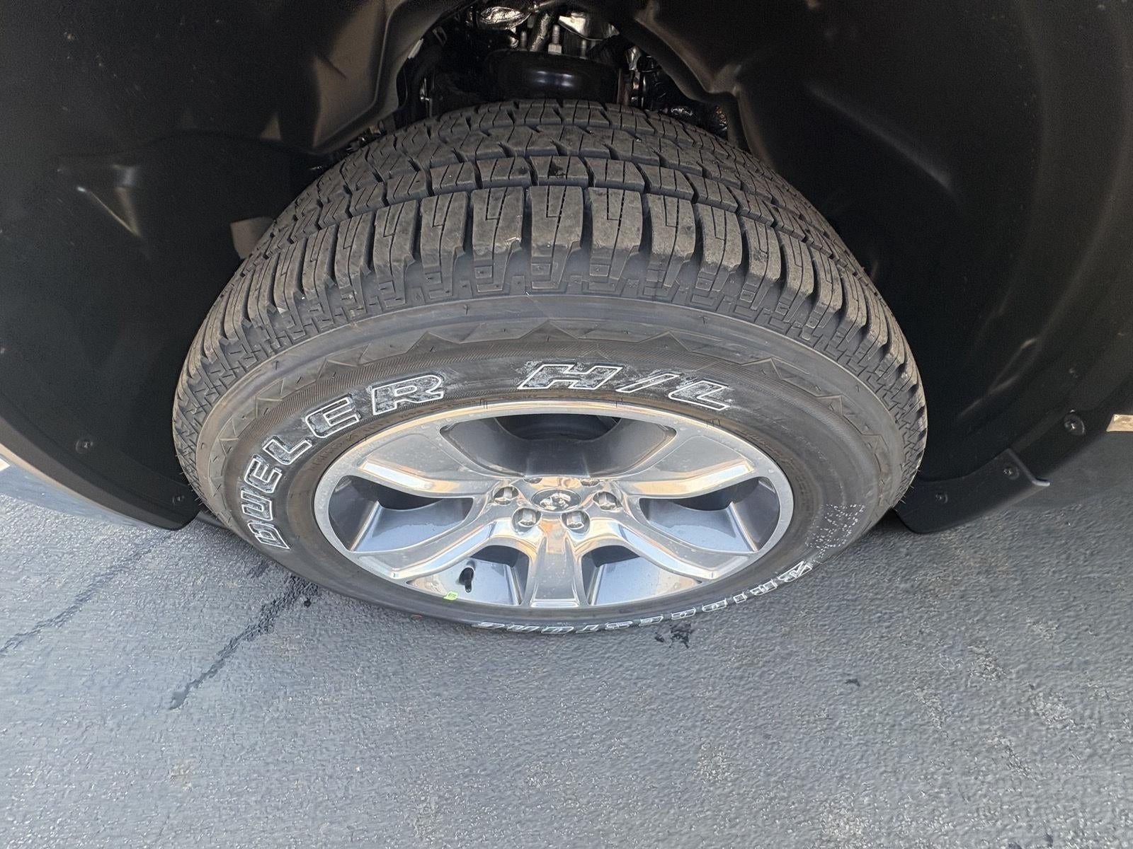 2026 RAM 1500 Tradesman Crew Cab 4x4 5'7' Box