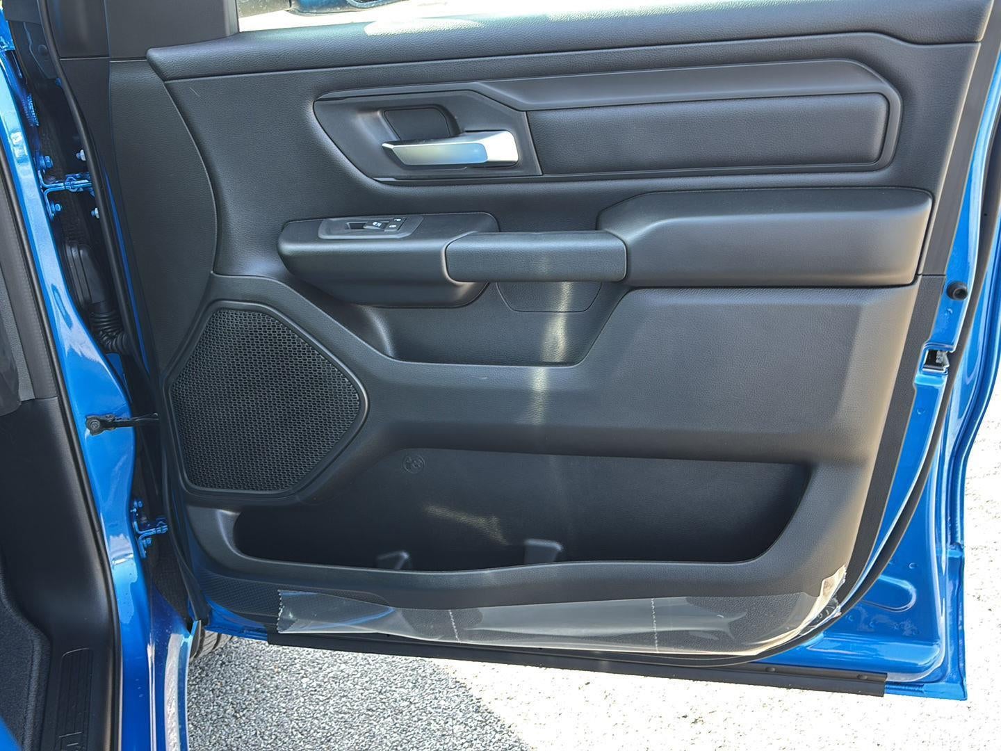 2026 RAM Ram 1500 RAM 1500 TRADESMAN CREW CAB 4X4 5'7' BOX