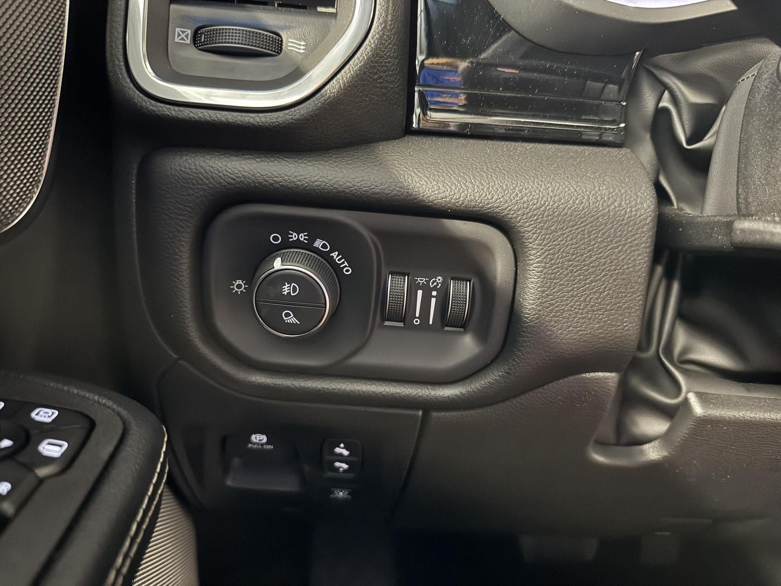 2026 RAM 1500 RAM 1500 LARAMIE CREW CAB 4X4 5'7' BOX