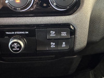 2026 RAM 1500 Express Crew Cab 4x4 6'4' Box