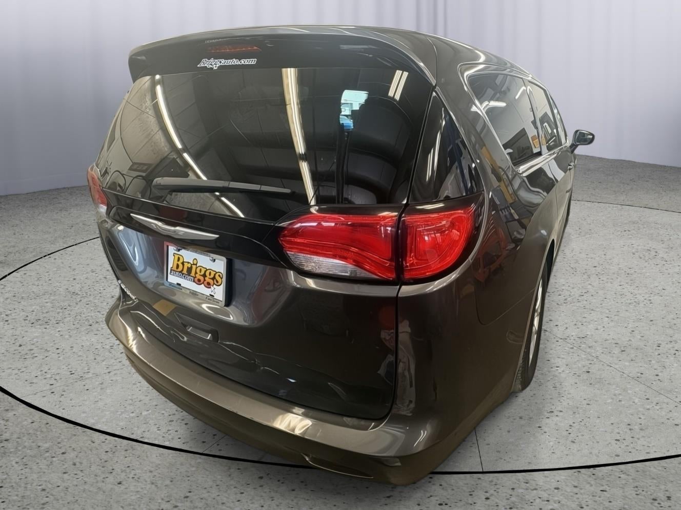 2023 Chrysler Voyager LX