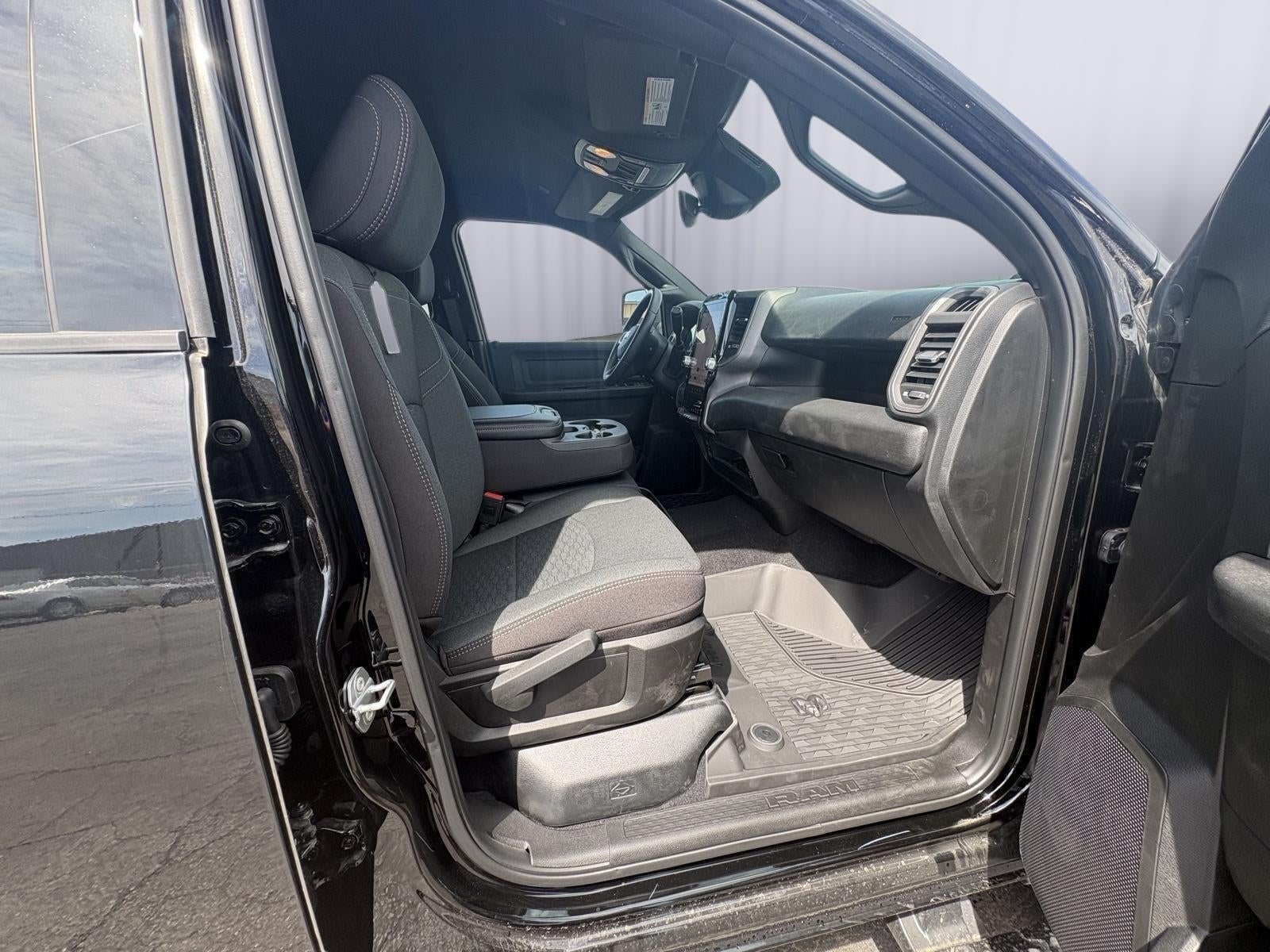 2026 RAM 2500 Black Express Crew Cab 4x4 6'4' Box