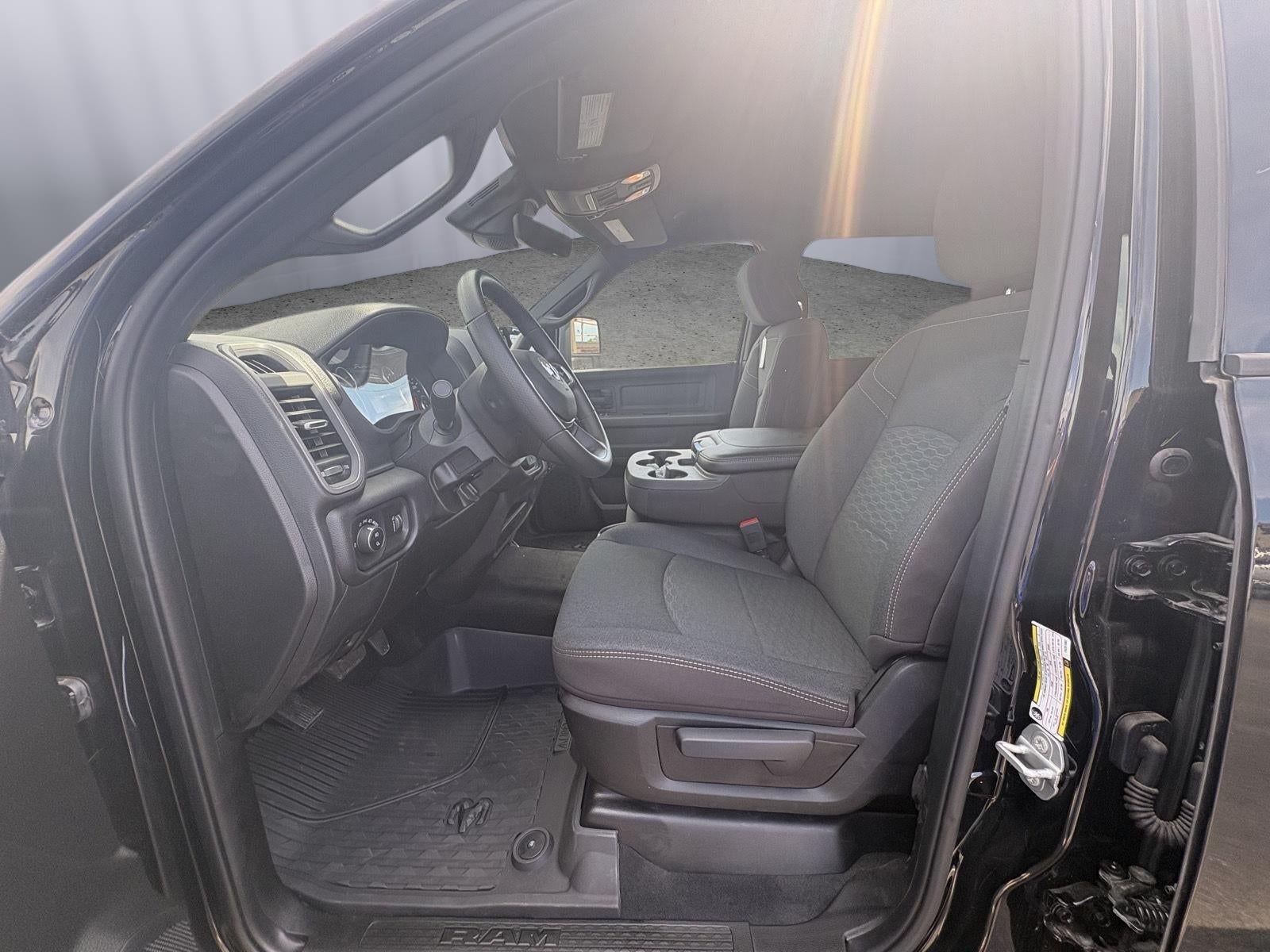 2026 RAM 2500 Black Express Crew Cab 4x4 6'4' Box