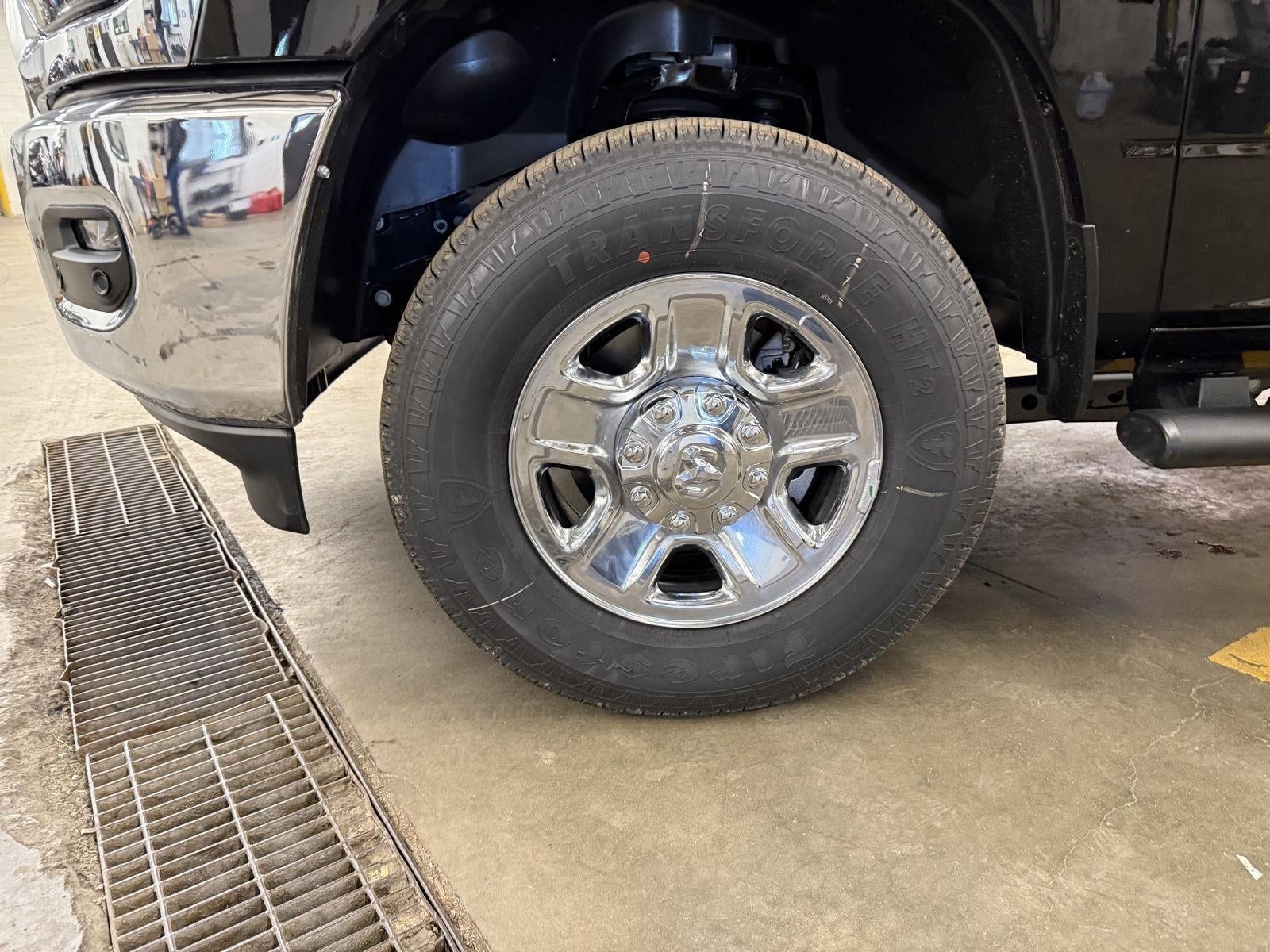 2026 RAM 2500 Tradesman Crew Cab 4x4 6'4' Box