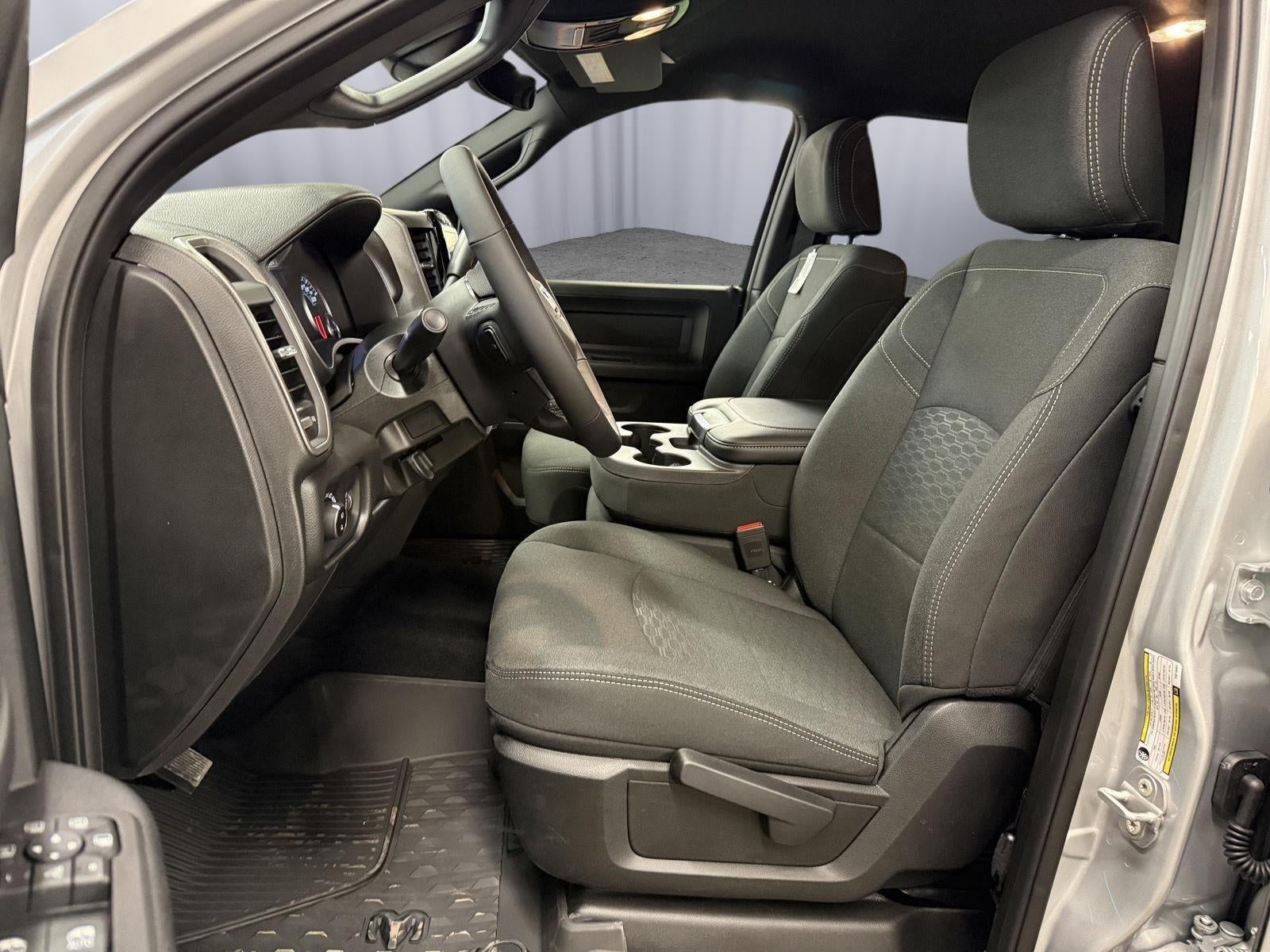 2026 RAM 2500 Tradesman Crew Cab 4x4 6'4' Box