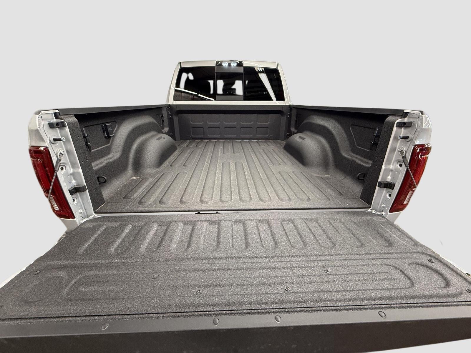 2026 RAM 2500 Tradesman Crew Cab 4x4 6'4' Box