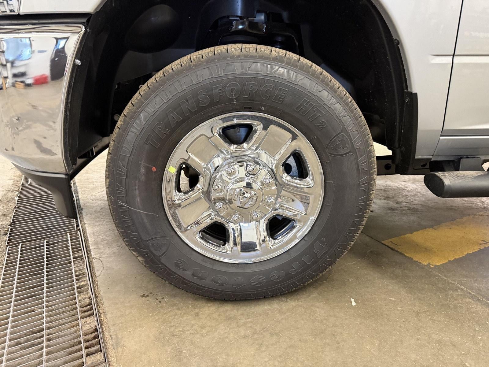 2026 RAM 2500 Tradesman Crew Cab 4x4 6'4' Box
