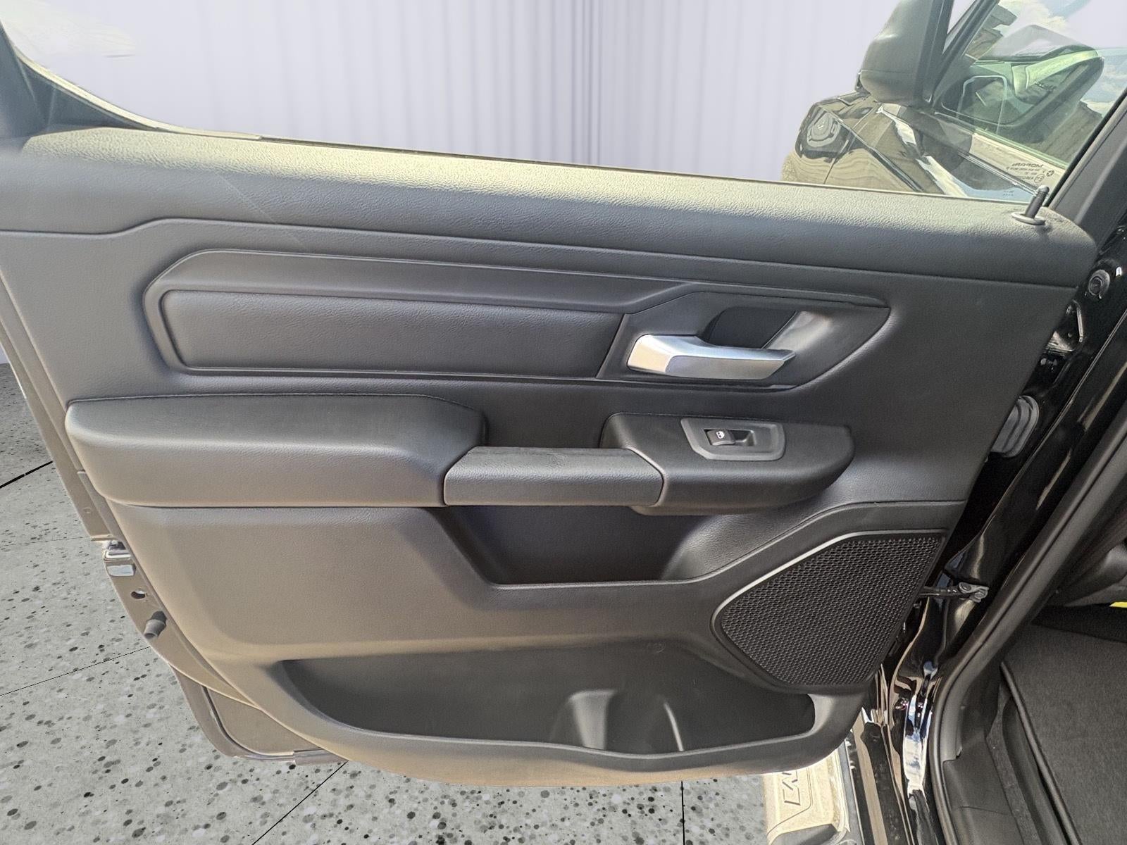 2026 RAM 1500 Express Crew Cab 4x4 5'7' Box