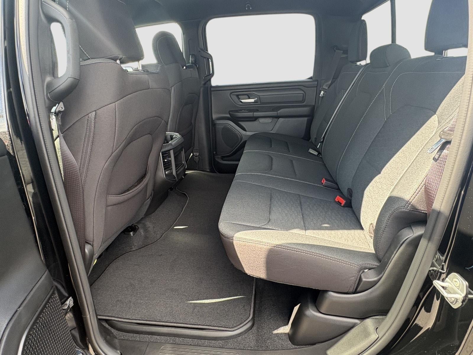 2026 RAM 1500 Express Crew Cab 4x4 5'7' Box
