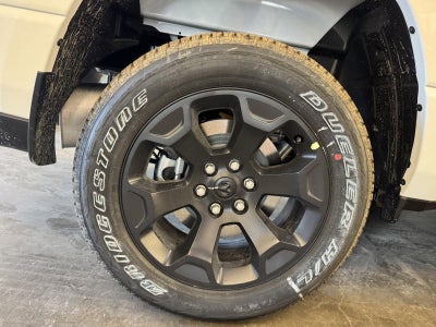 2026 RAM 1500 Express Crew Cab 4x4 5'7' Box