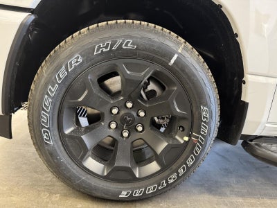 2026 RAM 1500 Express Crew Cab 4x4 5'7' Box