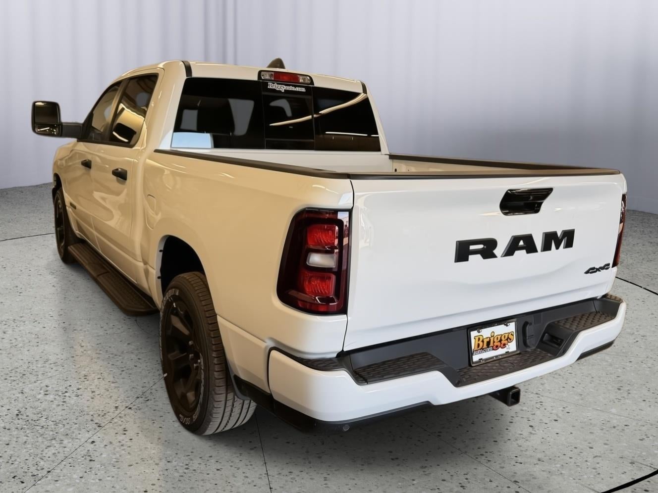 2026 RAM 1500 Express Crew Cab 4x4 5'7' Box
