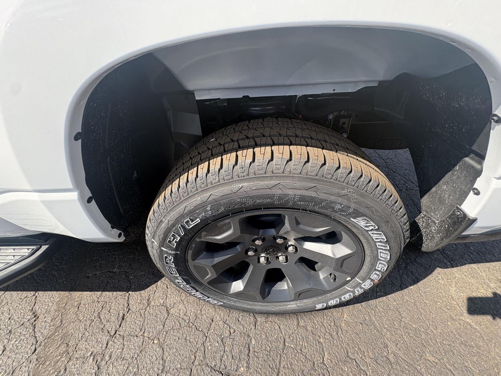 2026 RAM 1500 Express Crew Cab 4x4 5'7' Box