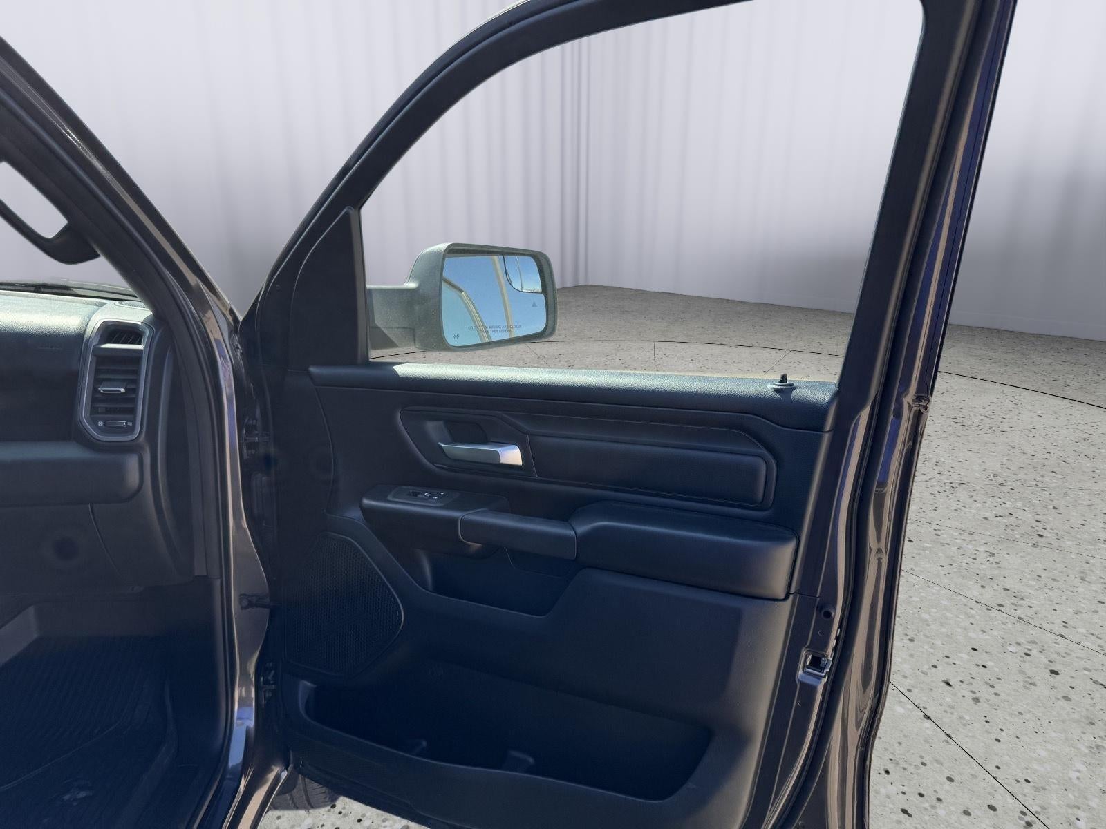 2026 RAM 1500 Tradesman Crew Cab 4x4 5'7' Box