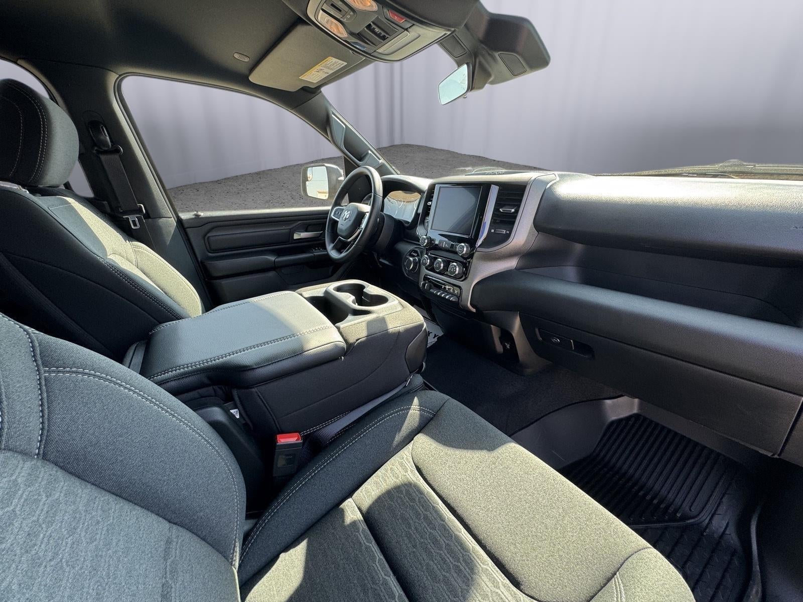 2026 RAM 1500 Tradesman Crew Cab 4x4 5'7' Box
