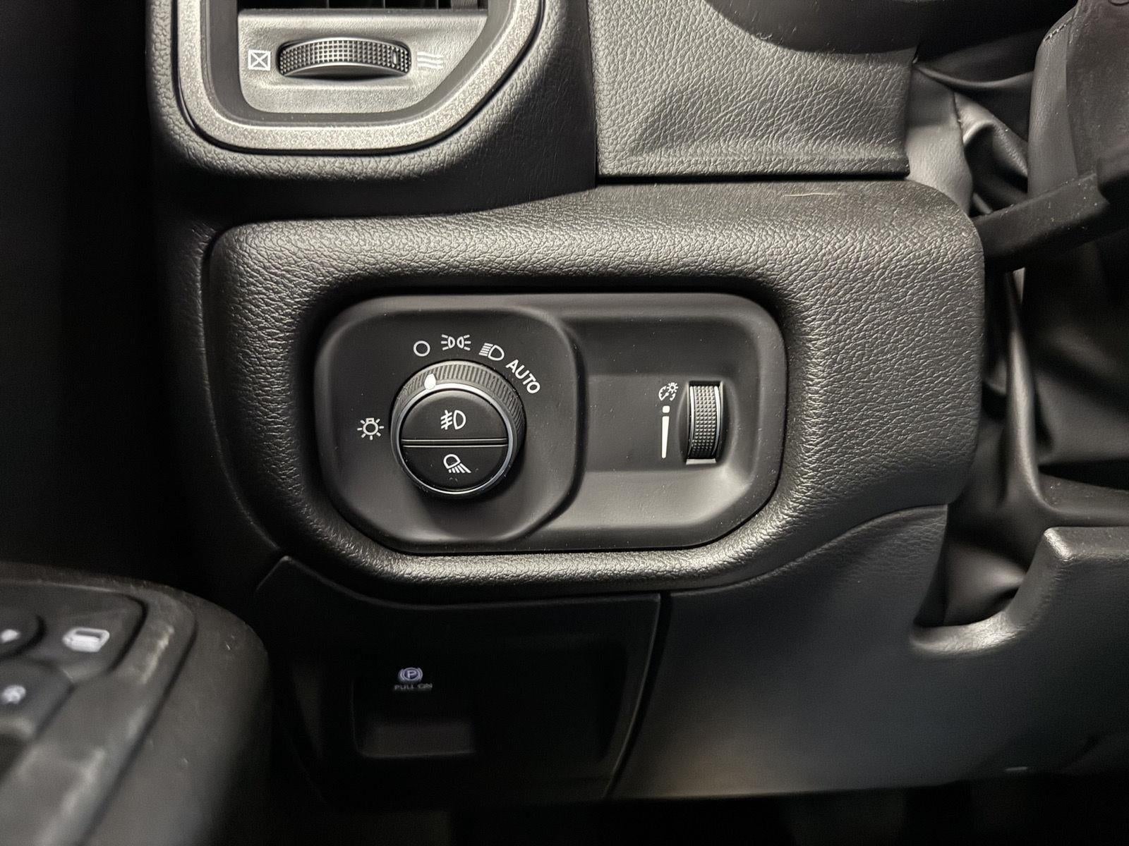 2026 RAM 1500 Warlock Crew Cab 4x4 5'7' Box