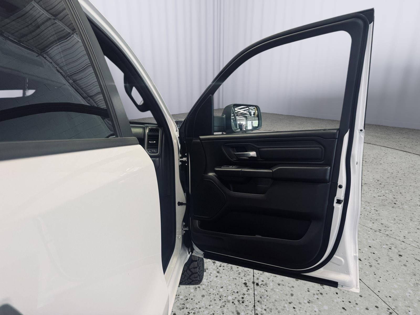 2026 RAM 1500 Warlock Crew Cab 4x4 5'7' Box