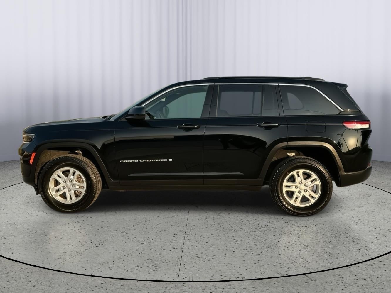 2025 Jeep Grand Cherokee Laredo 4x4