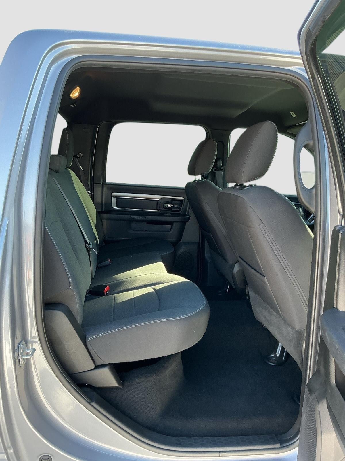 2024 RAM 1500 Classic Warlock Crew Cab 4x4 5'7' Box