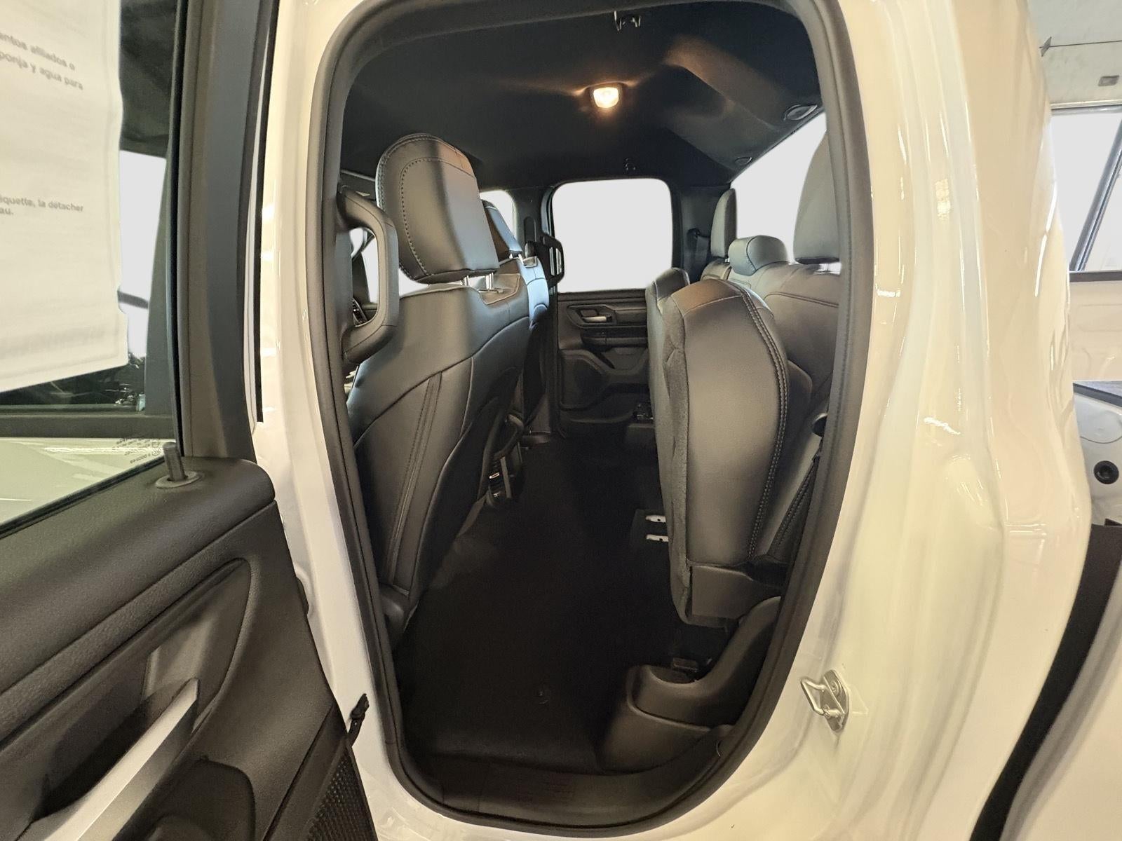 2026 RAM 1500 RAM 1500 TRADESMAN QUAD CAB 4X4 6'4' BOX