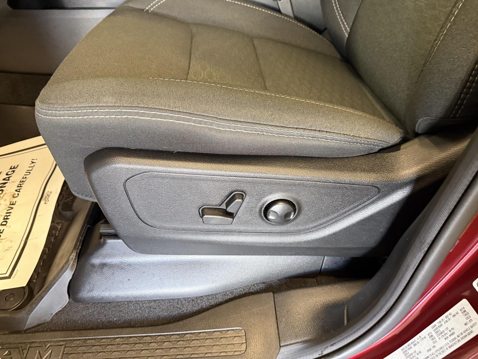 2025 RAM 1500 Big Horn Crew Cab 4x4 5'7' Box