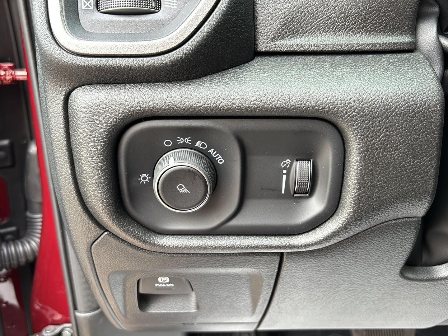 2026 RAM Ram 1500 Tradesman Crew Cab 4x4 5'7' Box
