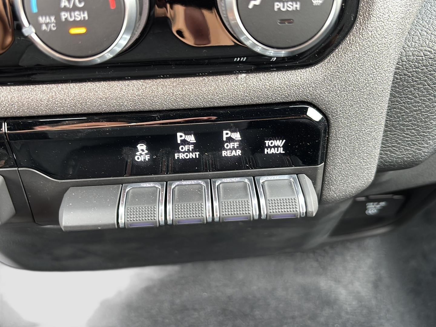 2026 RAM Ram 1500 Tradesman Crew Cab 4x4 5'7' Box