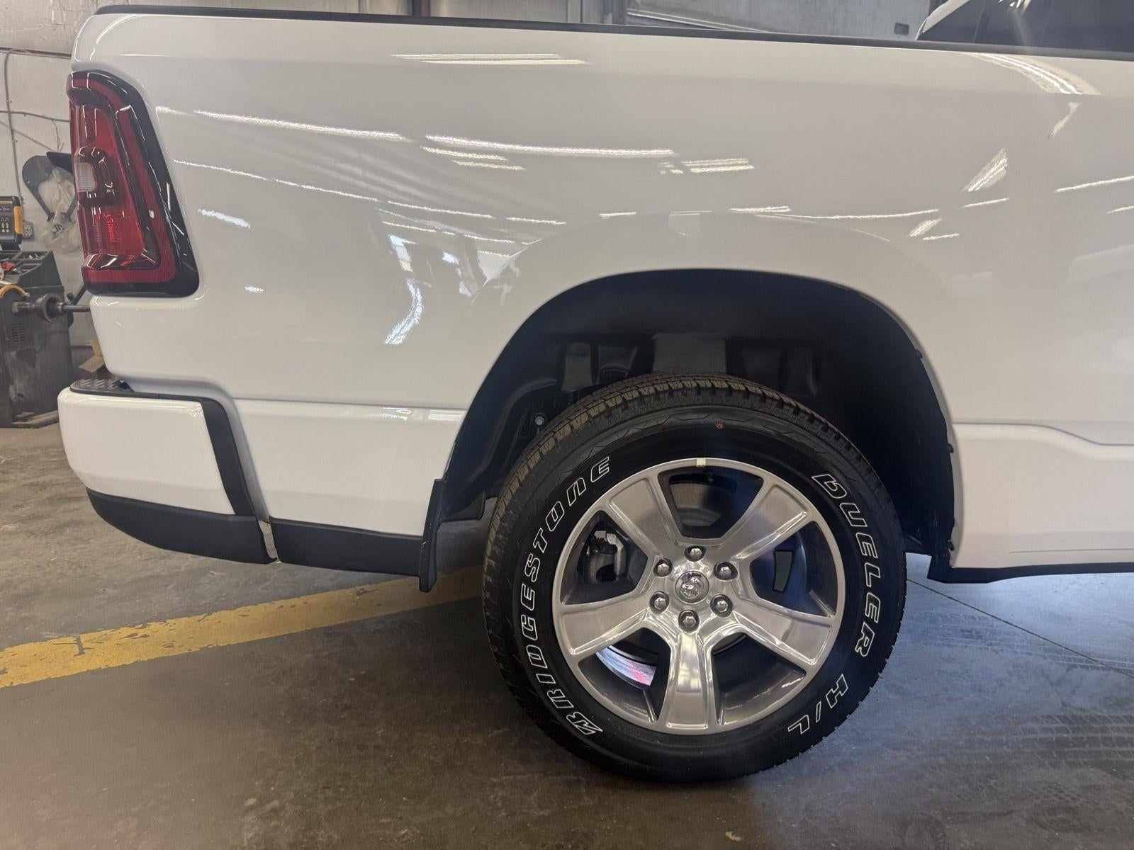 2026 RAM Ram 1500 RAM 1500 EXPRESS CREW CAB 4X4 6'4' BOX