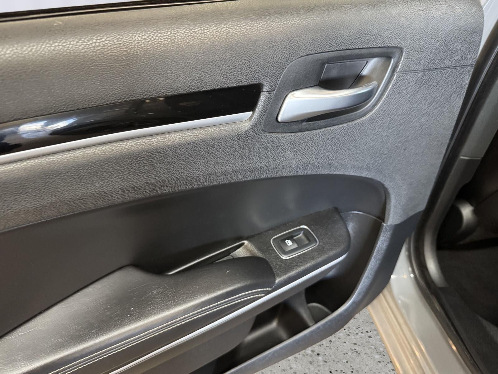 2019 Chrysler 300 300S