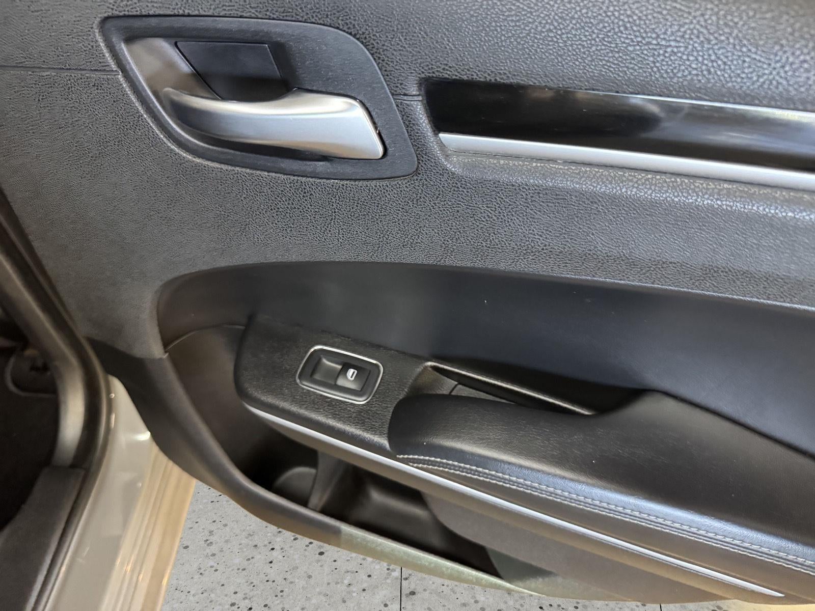 2019 Chrysler 300 300S