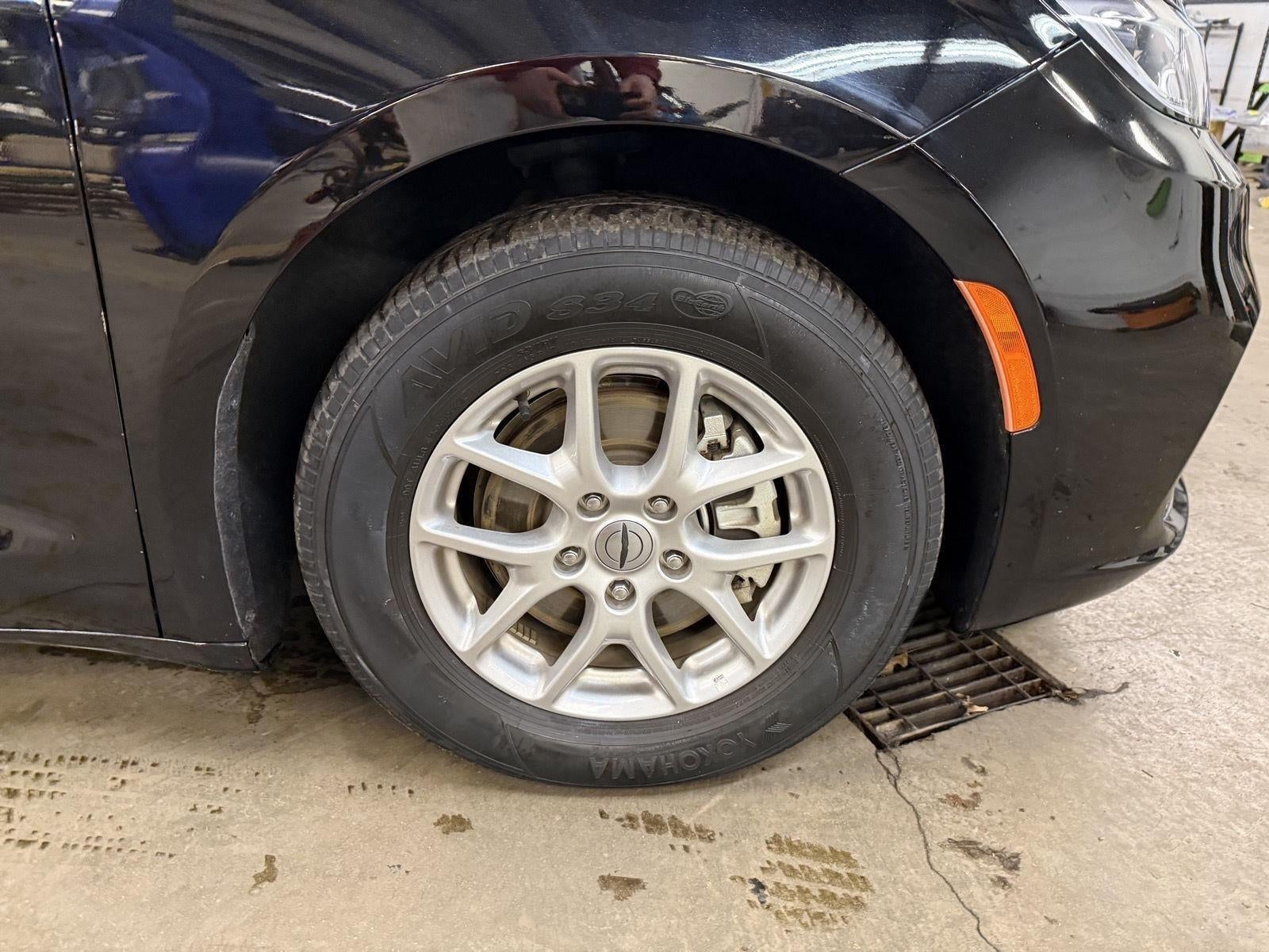 2024 Chrysler Pacifica Touring L