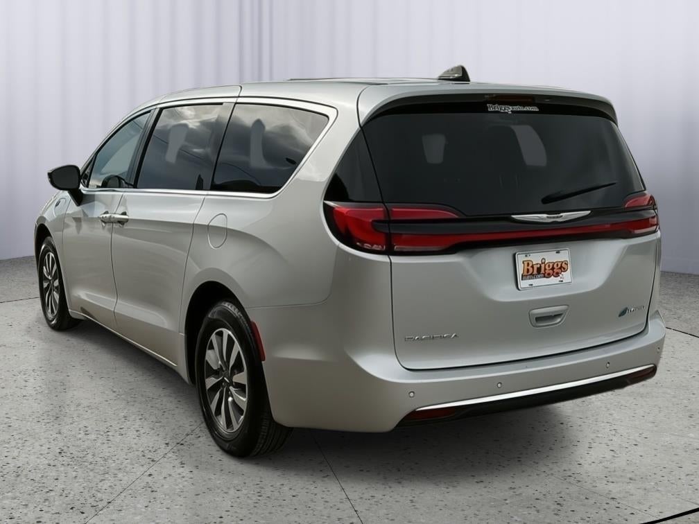 2024 Chrysler Pacifica Select