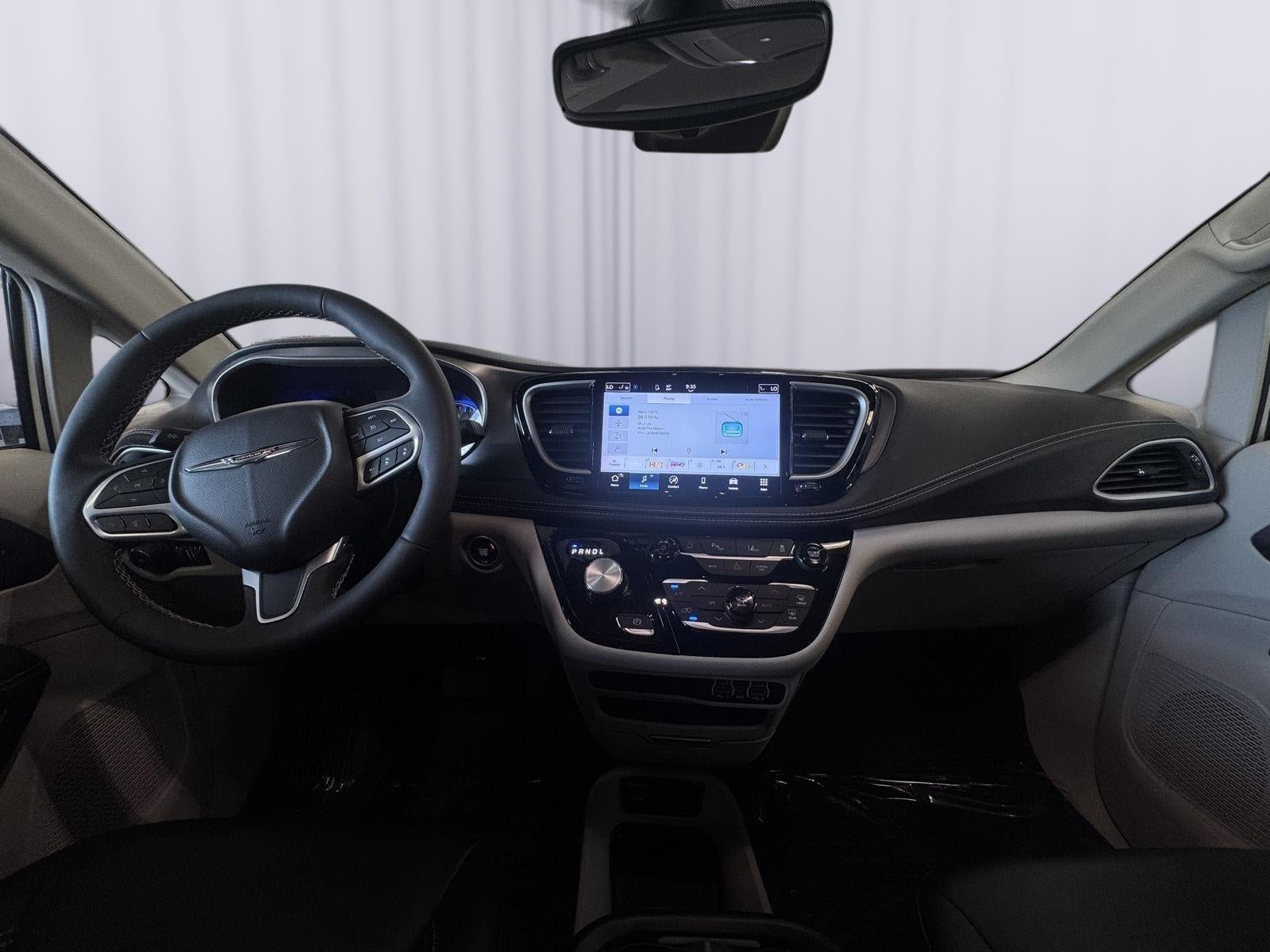 2024 Chrysler Pacifica Touring L AWD